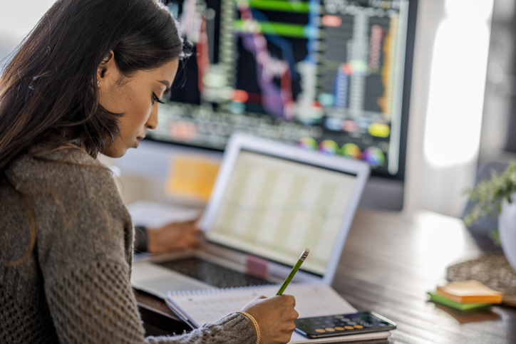 A process server analyzes data while performing a skip trace.